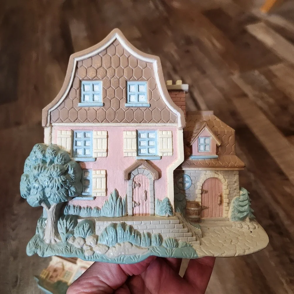 Vintage Burwood Products Pastel Cottage Wall Hanging Set 1995 3133-1 3133-2 2pc
